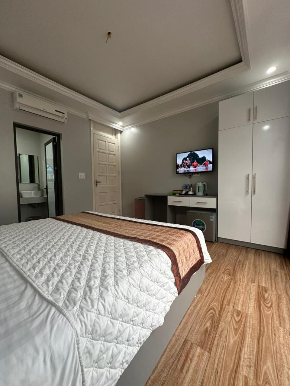 Viet Hoang Hotel ハロン エクステリア 写真