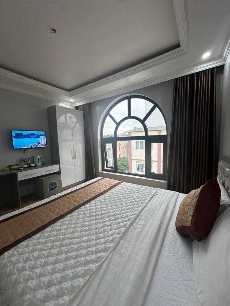 Viet Hoang Hotel ハロン エクステリア 写真